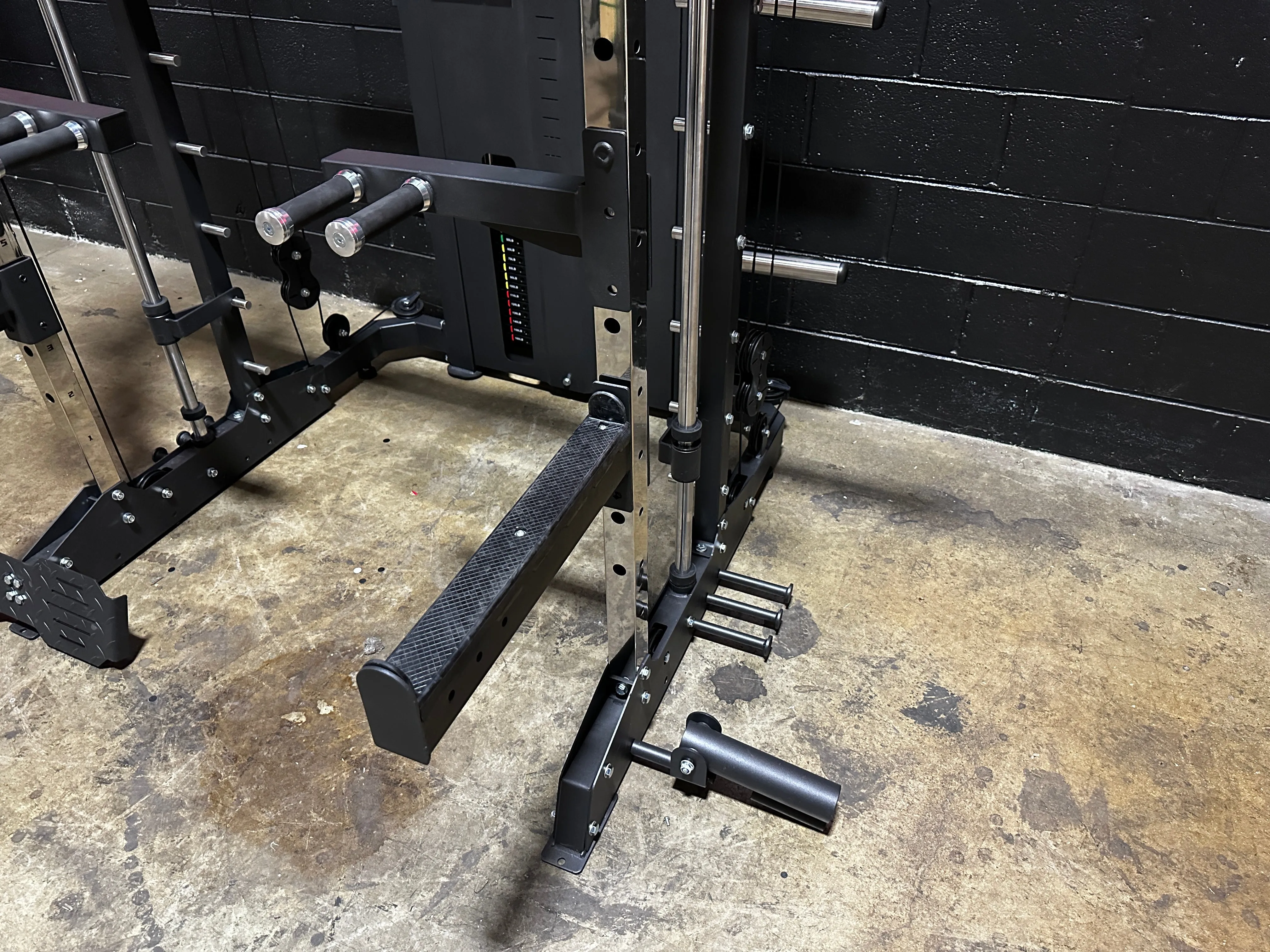 Multi-Functional Gym Smith Machine With Lat Pull Down Seat Attachment Q-1028